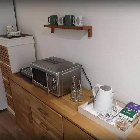Bonito Apartamento Con Terraza A 5 Min De La Playa En * Estepona